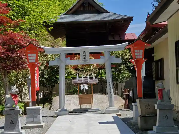 高屋敷稲荷神社の鳥居