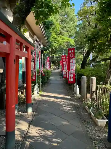 花園稲荷神社の庭園