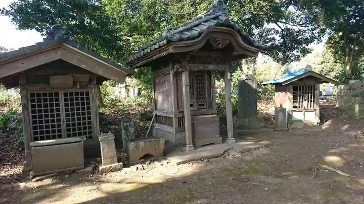 大日堂の末社・摂社