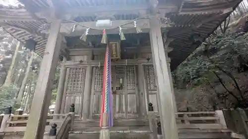 甘櫟前神社の{uncategorized: "未分類", other: "その他", undefined: "問題あり", building: "その他建物", grave: "お墓", sacred_gate: "鳥居", guardian: "狛犬", statue: "像", buddha: "仏像", history: "歴史", nature: "自然", garden: "庭園", animal: "動物", pagoda: "塔", temizu: "手水舎", mountain_gate: "山門・神門", sanctuary: "本殿・本堂", subordinate: "末社・摂社", art: "芸術", scenery: "景色", jizo: "地蔵", ema: "絵馬", goshuin: "御朱印", omikuji: "おみくじ", items: "授与品その他", amulet: "お守り", goshuincho: "御朱印帳", eats: "食事", festival: "お祭り", votive_dance: "神楽", shichigosan: "七五三参", wedding: "結婚式", experience: "体験その他", initially: "初詣", around: "周辺", anti_infection: "感染症対策"}