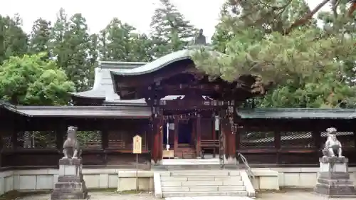 上杉神社の本殿・本堂