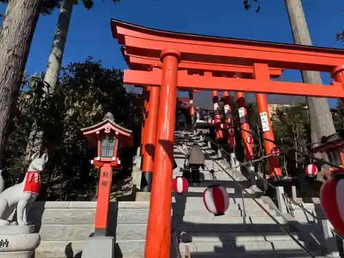 高屋敷稲荷神社の{uncategorized: "未分類", other: "その他", undefined: "問題あり", building: "その他建物", grave: "お墓", sacred_gate: "鳥居", guardian: "狛犬", statue: "像", buddha: "仏像", history: "歴史", nature: "自然", garden: "庭園", animal: "動物", pagoda: "塔", temizu: "手水舎", mountain_gate: "山門・神門", sanctuary: "本殿・本堂", subordinate: "末社・摂社", art: "芸術", scenery: "景色", jizo: "地蔵", ema: "絵馬", goshuin: "御朱印", omikuji: "おみくじ", items: "授与品その他", amulet: "お守り", goshuincho: "御朱印帳", eats: "食事", festival: "お祭り", votive_dance: "神楽", shichigosan: "七五三参", wedding: "結婚式", experience: "体験その他", initially: "初詣", around: "周辺", anti_infection: "感染症対策"}