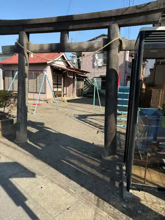 第六天神社(北町集会所)の{uncategorized: "未分類", other: "その他", undefined: "問題あり", building: "その他建物", grave: "お墓", sacred_gate: "鳥居", guardian: "狛犬", statue: "像", buddha: "仏像", history: "歴史", nature: "自然", garden: "庭園", animal: "動物", pagoda: "塔", temizu: "手水舎", mountain_gate: "山門・神門", sanctuary: "本殿・本堂", subordinate: "末社・摂社", art: "芸術", scenery: "景色", jizo: "地蔵", ema: "絵馬", goshuin: "御朱印", omikuji: "おみくじ", items: "授与品その他", amulet: "お守り", goshuincho: "御朱印帳", eats: "食事", festival: "お祭り", votive_dance: "神楽", shichigosan: "七五三参", wedding: "結婚式", experience: "体験その他", initially: "初詣", around: "周辺", anti_infection: "感染症対策"}