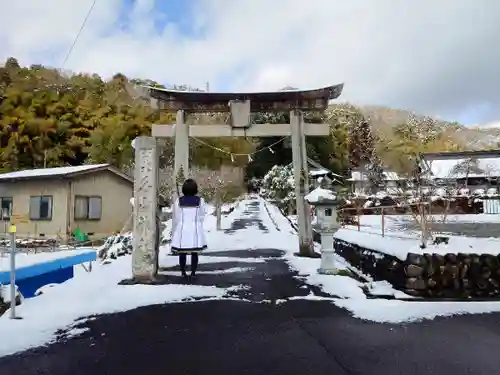 白山神社（野上）の鳥居