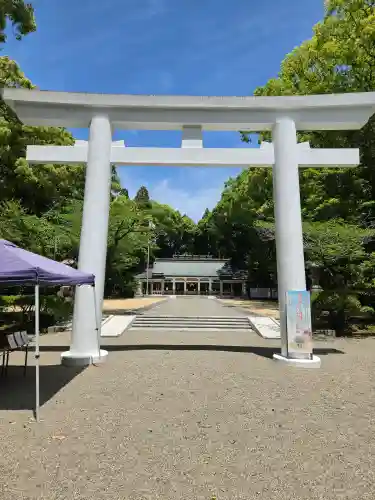 宮崎縣護國神社の{uncategorized: "未分類", other: "その他", undefined: "問題あり", building: "その他建物", grave: "お墓", sacred_gate: "鳥居", guardian: "狛犬", statue: "像", buddha: "仏像", history: "歴史", nature: "自然", garden: "庭園", animal: "動物", pagoda: "塔", temizu: "手水舎", mountain_gate: "山門・神門", sanctuary: "本殿・本堂", subordinate: "末社・摂社", art: "芸術", scenery: "景色", jizo: "地蔵", ema: "絵馬", goshuin: "御朱印", omikuji: "おみくじ", items: "授与品その他", amulet: "お守り", goshuincho: "御朱印帳", eats: "食事", festival: "お祭り", votive_dance: "神楽", shichigosan: "七五三参", wedding: "結婚式", experience: "体験その他", initially: "初詣", around: "周辺", anti_infection: "感染症対策"}