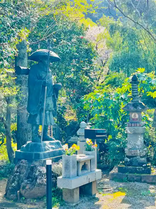 東光寺(田島町)の{uncategorized: "未分類", other: "その他", undefined: "問題あり", building: "その他建物", grave: "お墓", sacred_gate: "鳥居", guardian: "狛犬", statue: "像", buddha: "仏像", history: "歴史", nature: "自然", garden: "庭園", animal: "動物", pagoda: "塔", temizu: "手水舎", mountain_gate: "山門・神門", sanctuary: "本殿・本堂", subordinate: "末社・摂社", art: "芸術", scenery: "景色", jizo: "地蔵", ema: "絵馬", goshuin: "御朱印", omikuji: "おみくじ", items: "授与品その他", amulet: "お守り", goshuincho: "御朱印帳", eats: "食事", festival: "お祭り", votive_dance: "神楽", shichigosan: "七五三参", wedding: "結婚式", experience: "体験その他", initially: "初詣", around: "周辺", anti_infection: "感染症対策"}