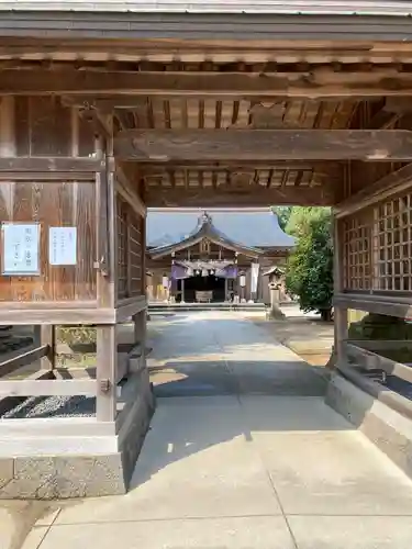 八重垣神社の山門