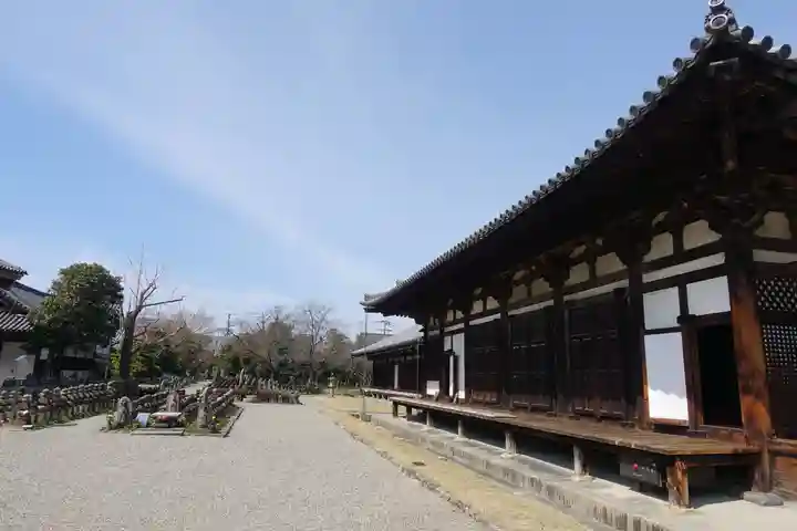 元興寺の本殿・本堂