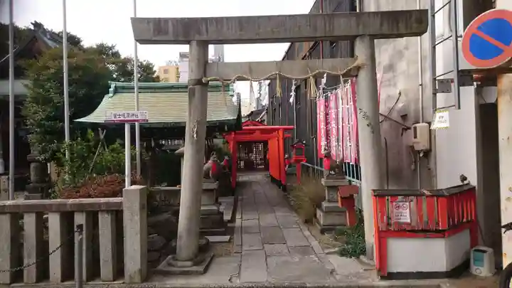 富士浅間神社の鳥居