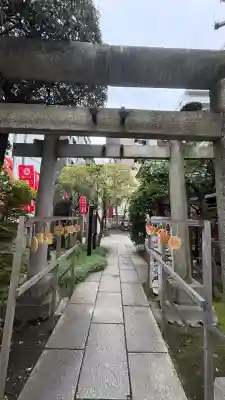 笠間稲荷神社 東京別社の{uncategorized: "未分類", other: "その他", undefined: "問題あり", building: "その他建物", grave: "お墓", sacred_gate: "鳥居", guardian: "狛犬", statue: "像", buddha: "仏像", history: "歴史", nature: "自然", garden: "庭園", animal: "動物", pagoda: "塔", temizu: "手水舎", mountain_gate: "山門・神門", sanctuary: "本殿・本堂", subordinate: "末社・摂社", art: "芸術", scenery: "景色", jizo: "地蔵", ema: "絵馬", goshuin: "御朱印", omikuji: "おみくじ", items: "授与品その他", amulet: "お守り", goshuincho: "御朱印帳", eats: "食事", festival: "お祭り", votive_dance: "神楽", shichigosan: "七五三参", wedding: "結婚式", experience: "体験その他", initially: "初詣", around: "周辺", anti_infection: "感染症対策"}