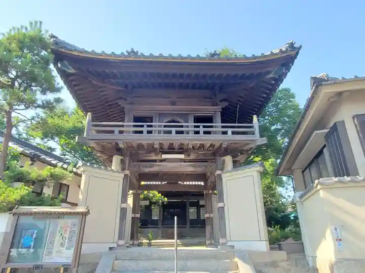 光照寺の山門・神門