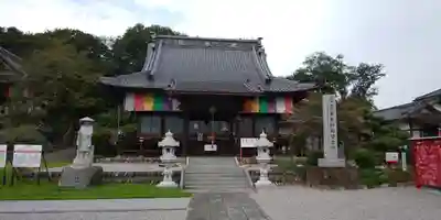 埼玉厄除け開運大師・龍泉寺（切り絵御朱印発祥の寺）の本殿・本堂