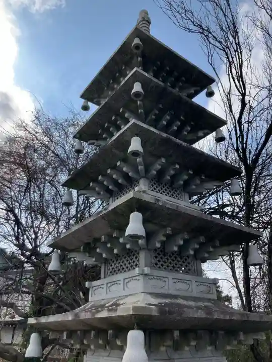 本興寺の{uncategorized: "未分類", other: "その他", undefined: "問題あり", building: "その他建物", grave: "お墓", sacred_gate: "鳥居", guardian: "狛犬", statue: "像", buddha: "仏像", history: "歴史", nature: "自然", garden: "庭園", animal: "動物", pagoda: "塔", temizu: "手水舎", mountain_gate: "山門・神門", sanctuary: "本殿・本堂", subordinate: "末社・摂社", art: "芸術", scenery: "景色", jizo: "地蔵", ema: "絵馬", goshuin: "御朱印", omikuji: "おみくじ", items: "授与品その他", amulet: "お守り", goshuincho: "御朱印帳", eats: "食事", festival: "お祭り", votive_dance: "神楽", shichigosan: "七五三参", wedding: "結婚式", experience: "体験その他", initially: "初詣", around: "周辺", anti_infection: "感染症対策"}