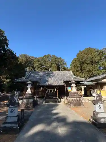 冨士浅間宮の{uncategorized: "未分類", other: "その他", undefined: "問題あり", building: "その他建物", grave: "お墓", sacred_gate: "鳥居", guardian: "狛犬", statue: "像", buddha: "仏像", history: "歴史", nature: "自然", garden: "庭園", animal: "動物", pagoda: "塔", temizu: "手水舎", mountain_gate: "山門・神門", sanctuary: "本殿・本堂", subordinate: "末社・摂社", art: "芸術", scenery: "景色", jizo: "地蔵", ema: "絵馬", goshuin: "御朱印", omikuji: "おみくじ", items: "授与品その他", amulet: "お守り", goshuincho: "御朱印帳", eats: "食事", festival: "お祭り", votive_dance: "神楽", shichigosan: "七五三参", wedding: "結婚式", experience: "体験その他", initially: "初詣", around: "周辺", anti_infection: "感染症対策"}
