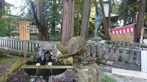 諏訪大社の手水舎