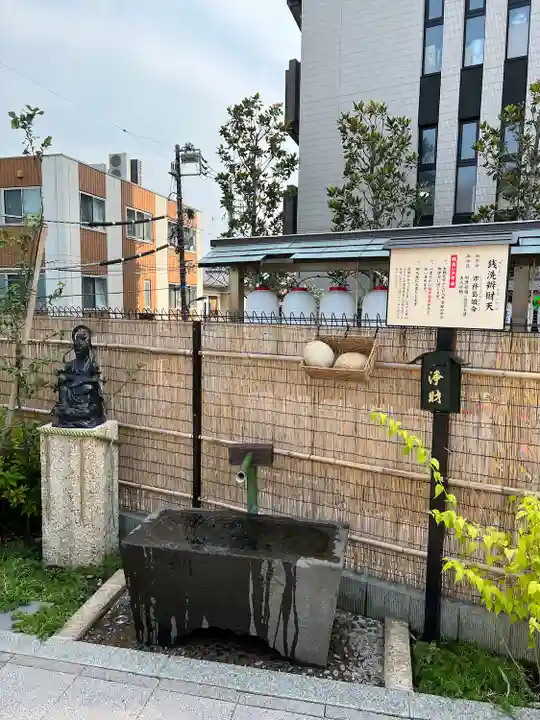 駒込妙義神社の手水舎