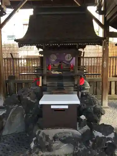 被官稲荷神社の本殿・本堂