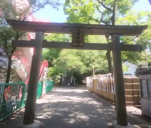 東郷神社の鳥居