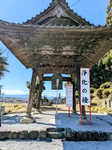埼玉厄除け開運大師・龍泉寺（切り絵御朱印発祥の寺）の{uncategorized: "未分類", other: "その他", undefined: "問題あり", building: "その他建物", grave: "お墓", sacred_gate: "鳥居", guardian: "狛犬", statue: "像", buddha: "仏像", history: "歴史", nature: "自然", garden: "庭園", animal: "動物", pagoda: "塔", temizu: "手水舎", mountain_gate: "山門・神門", sanctuary: "本殿・本堂", subordinate: "末社・摂社", art: "芸術", scenery: "景色", jizo: "地蔵", ema: "絵馬", goshuin: "御朱印", omikuji: "おみくじ", items: "授与品その他", amulet: "お守り", goshuincho: "御朱印帳", eats: "食事", festival: "お祭り", votive_dance: "神楽", shichigosan: "七五三参", wedding: "結婚式", experience: "体験その他", initially: "初詣", around: "周辺", anti_infection: "感染症対策"}