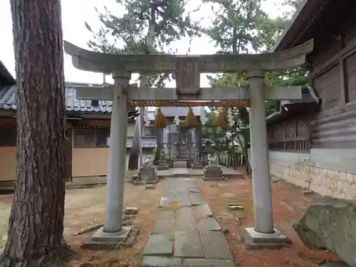 神明社の末社・摂社
