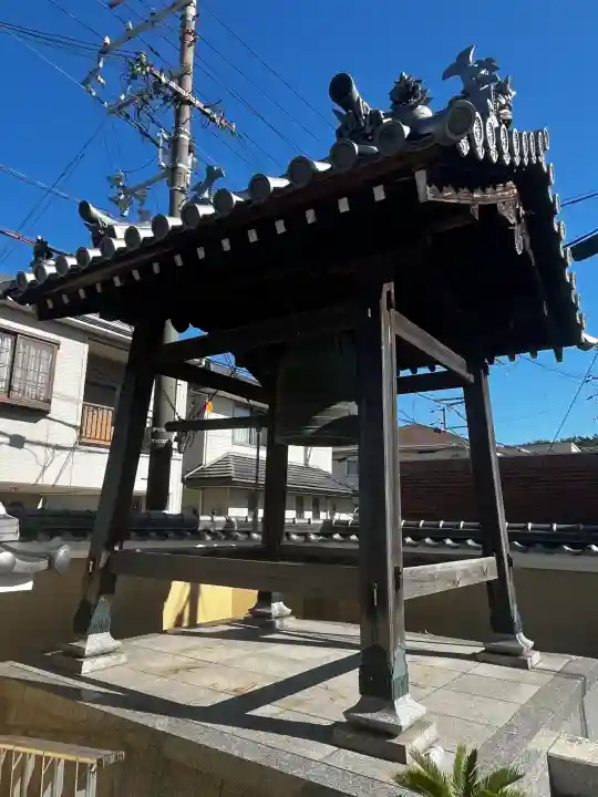 円明寺の{uncategorized: "未分類", other: "その他", undefined: "問題あり", building: "その他建物", grave: "お墓", sacred_gate: "鳥居", guardian: "狛犬", statue: "像", buddha: "仏像", history: "歴史", nature: "自然", garden: "庭園", animal: "動物", pagoda: "塔", temizu: "手水舎", mountain_gate: "山門・神門", sanctuary: "本殿・本堂", subordinate: "末社・摂社", art: "芸術", scenery: "景色", jizo: "地蔵", ema: "絵馬", goshuin: "御朱印", omikuji: "おみくじ", items: "授与品その他", amulet: "お守り", goshuincho: "御朱印帳", eats: "食事", festival: "お祭り", votive_dance: "神楽", shichigosan: "七五三参", wedding: "結婚式", experience: "体験その他", initially: "初詣", around: "周辺", anti_infection: "感染症対策"}
