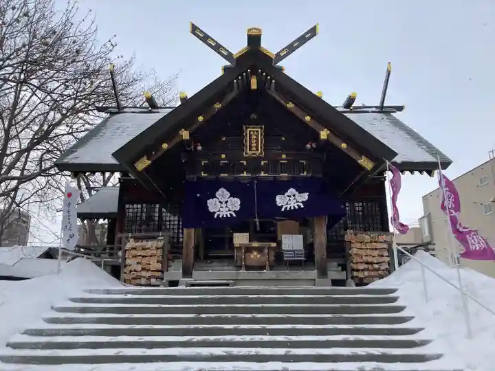 札幌諏訪神社の本殿・本堂