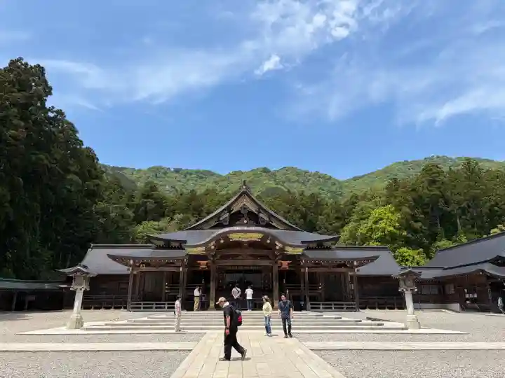 彌彦神社の{uncategorized: "未分類", other: "その他", undefined: "問題あり", building: "その他建物", grave: "お墓", sacred_gate: "鳥居", guardian: "狛犬", statue: "像", buddha: "仏像", history: "歴史", nature: "自然", garden: "庭園", animal: "動物", pagoda: "塔", temizu: "手水舎", mountain_gate: "山門・神門", sanctuary: "本殿・本堂", subordinate: "末社・摂社", art: "芸術", scenery: "景色", jizo: "地蔵", ema: "絵馬", goshuin: "御朱印", omikuji: "おみくじ", items: "授与品その他", amulet: "お守り", goshuincho: "御朱印帳", eats: "食事", festival: "お祭り", votive_dance: "神楽", shichigosan: "七五三参", wedding: "結婚式", experience: "体験その他", initially: "初詣", around: "周辺", anti_infection: "感染症対策"}