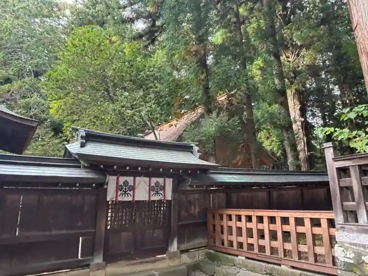 諏訪大社下社秋宮(長野県)