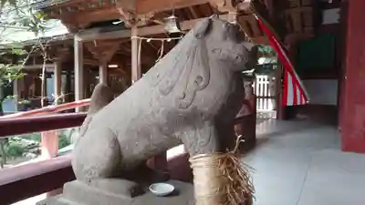 越ヶ谷久伊豆神社の狛犬