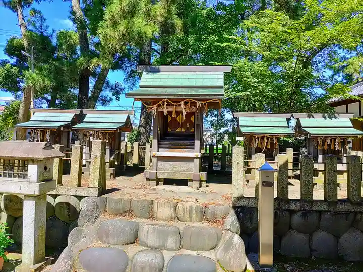 神明社の末社・摂社