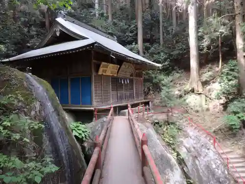 名草厳島神社の本殿