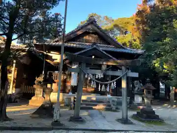一日市場八幡神社の本殿・本堂