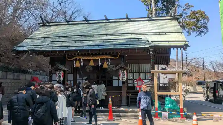 伊香保神社の{uncategorized: "未分類", other: "その他", undefined: "問題あり", building: "その他建物", grave: "お墓", sacred_gate: "鳥居", guardian: "狛犬", statue: "像", buddha: "仏像", history: "歴史", nature: "自然", garden: "庭園", animal: "動物", pagoda: "塔", temizu: "手水舎", mountain_gate: "山門・神門", sanctuary: "本殿・本堂", subordinate: "末社・摂社", art: "芸術", scenery: "景色", jizo: "地蔵", ema: "絵馬", goshuin: "御朱印", omikuji: "おみくじ", items: "授与品その他", amulet: "お守り", goshuincho: "御朱印帳", eats: "食事", festival: "お祭り", votive_dance: "神楽", shichigosan: "七五三参", wedding: "結婚式", experience: "体験その他", initially: "初詣", around: "周辺", anti_infection: "感染症対策"}