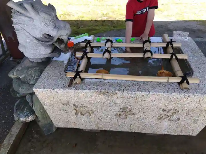 白山神社の手水舎