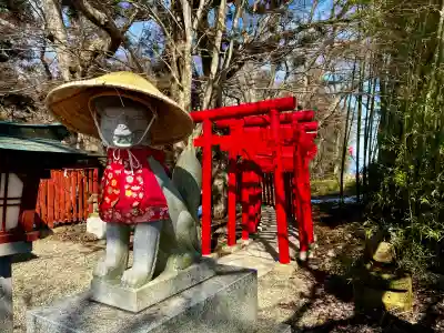 殺生石稲荷神社の{uncategorized: "未分類", other: "その他", undefined: "問題あり", building: "その他建物", grave: "お墓", sacred_gate: "鳥居", guardian: "狛犬", statue: "像", buddha: "仏像", history: "歴史", nature: "自然", garden: "庭園", animal: "動物", pagoda: "塔", temizu: "手水舎", mountain_gate: "山門・神門", sanctuary: "本殿・本堂", subordinate: "末社・摂社", art: "芸術", scenery: "景色", jizo: "地蔵", ema: "絵馬", goshuin: "御朱印", omikuji: "おみくじ", items: "授与品その他", amulet: "お守り", goshuincho: "御朱印帳", eats: "食事", festival: "お祭り", votive_dance: "神楽", shichigosan: "七五三参", wedding: "結婚式", experience: "体験その他", initially: "初詣", around: "周辺", anti_infection: "感染症対策"}