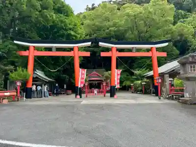 諏訪神社の{uncategorized: "未分類", other: "その他", undefined: "問題あり", building: "その他建物", grave: "お墓", sacred_gate: "鳥居", guardian: "狛犬", statue: "像", buddha: "仏像", history: "歴史", nature: "自然", garden: "庭園", animal: "動物", pagoda: "塔", temizu: "手水舎", mountain_gate: "山門・神門", sanctuary: "本殿・本堂", subordinate: "末社・摂社", art: "芸術", scenery: "景色", jizo: "地蔵", ema: "絵馬", goshuin: "御朱印", omikuji: "おみくじ", items: "授与品その他", amulet: "お守り", goshuincho: "御朱印帳", eats: "食事", festival: "お祭り", votive_dance: "神楽", shichigosan: "七五三参", wedding: "結婚式", experience: "体験その他", initially: "初詣", around: "周辺", anti_infection: "感染症対策"}