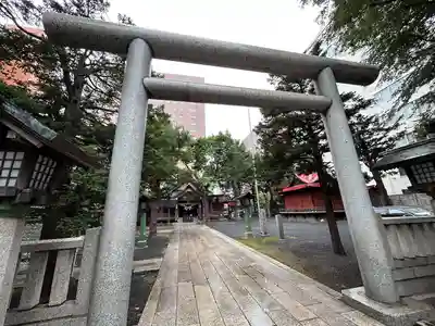 三吉神社の鳥居
