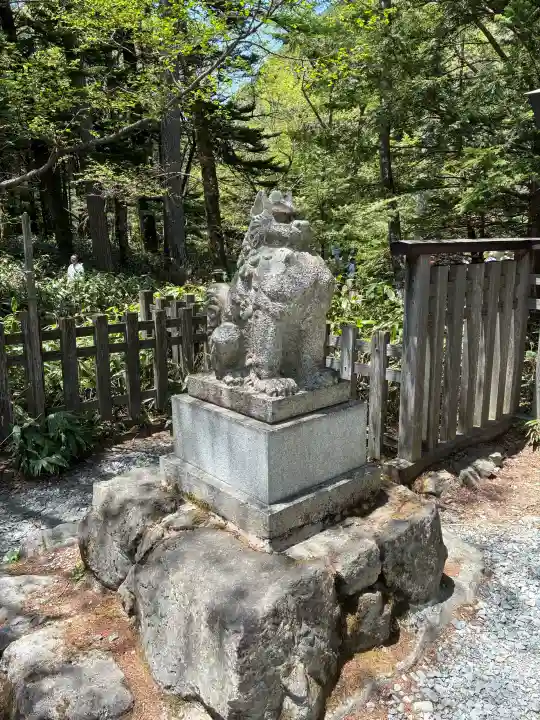 穂高神社奥宮の{uncategorized: "未分類", other: "その他", undefined: "問題あり", building: "その他建物", grave: "お墓", sacred_gate: "鳥居", guardian: "狛犬", statue: "像", buddha: "仏像", history: "歴史", nature: "自然", garden: "庭園", animal: "動物", pagoda: "塔", temizu: "手水舎", mountain_gate: "山門・神門", sanctuary: "本殿・本堂", subordinate: "末社・摂社", art: "芸術", scenery: "景色", jizo: "地蔵", ema: "絵馬", goshuin: "御朱印", omikuji: "おみくじ", items: "授与品その他", amulet: "お守り", goshuincho: "御朱印帳", eats: "食事", festival: "お祭り", votive_dance: "神楽", shichigosan: "七五三参", wedding: "結婚式", experience: "体験その他", initially: "初詣", around: "周辺", anti_infection: "感染症対策"}