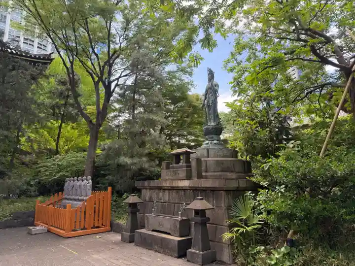 青松寺の{uncategorized: "未分類", other: "その他", undefined: "問題あり", building: "その他建物", grave: "お墓", sacred_gate: "鳥居", guardian: "狛犬", statue: "像", buddha: "仏像", history: "歴史", nature: "自然", garden: "庭園", animal: "動物", pagoda: "塔", temizu: "手水舎", mountain_gate: "山門・神門", sanctuary: "本殿・本堂", subordinate: "末社・摂社", art: "芸術", scenery: "景色", jizo: "地蔵", ema: "絵馬", goshuin: "御朱印", omikuji: "おみくじ", items: "授与品その他", amulet: "お守り", goshuincho: "御朱印帳", eats: "食事", festival: "お祭り", votive_dance: "神楽", shichigosan: "七五三参", wedding: "結婚式", experience: "体験その他", initially: "初詣", around: "周辺", anti_infection: "感染症対策"}