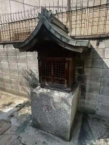 子供地蔵尊の{uncategorized: "未分類", other: "その他", undefined: "問題あり", building: "その他建物", grave: "お墓", sacred_gate: "鳥居", guardian: "狛犬", statue: "像", buddha: "仏像", history: "歴史", nature: "自然", garden: "庭園", animal: "動物", pagoda: "塔", temizu: "手水舎", mountain_gate: "山門・神門", sanctuary: "本殿・本堂", subordinate: "末社・摂社", art: "芸術", scenery: "景色", jizo: "地蔵", ema: "絵馬", goshuin: "御朱印", omikuji: "おみくじ", items: "授与品その他", amulet: "お守り", goshuincho: "御朱印帳", eats: "食事", festival: "お祭り", votive_dance: "神楽", shichigosan: "七五三参", wedding: "結婚式", experience: "体験その他", initially: "初詣", around: "周辺", anti_infection: "感染症対策"}