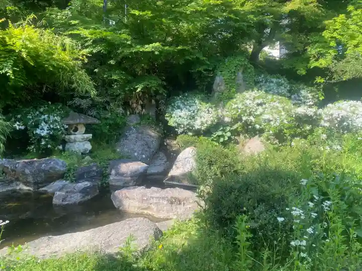 烏帽子山八幡宮の{uncategorized: "未分類", other: "その他", undefined: "問題あり", building: "その他建物", grave: "お墓", sacred_gate: "鳥居", guardian: "狛犬", statue: "像", buddha: "仏像", history: "歴史", nature: "自然", garden: "庭園", animal: "動物", pagoda: "塔", temizu: "手水舎", mountain_gate: "山門・神門", sanctuary: "本殿・本堂", subordinate: "末社・摂社", art: "芸術", scenery: "景色", jizo: "地蔵", ema: "絵馬", goshuin: "御朱印", omikuji: "おみくじ", items: "授与品その他", amulet: "お守り", goshuincho: "御朱印帳", eats: "食事", festival: "お祭り", votive_dance: "神楽", shichigosan: "七五三参", wedding: "結婚式", experience: "体験その他", initially: "初詣", around: "周辺", anti_infection: "感染症対策"}