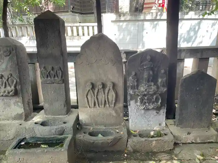 豊栄稲荷神社の{uncategorized: "未分類", other: "その他", undefined: "問題あり", building: "その他建物", grave: "お墓", sacred_gate: "鳥居", guardian: "狛犬", statue: "像", buddha: "仏像", history: "歴史", nature: "自然", garden: "庭園", animal: "動物", pagoda: "塔", temizu: "手水舎", mountain_gate: "山門・神門", sanctuary: "本殿・本堂", subordinate: "末社・摂社", art: "芸術", scenery: "景色", jizo: "地蔵", ema: "絵馬", goshuin: "御朱印", omikuji: "おみくじ", items: "授与品その他", amulet: "お守り", goshuincho: "御朱印帳", eats: "食事", festival: "お祭り", votive_dance: "神楽", shichigosan: "七五三参", wedding: "結婚式", experience: "体験その他", initially: "初詣", around: "周辺", anti_infection: "感染症対策"}