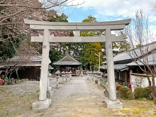 立志神社の鳥居