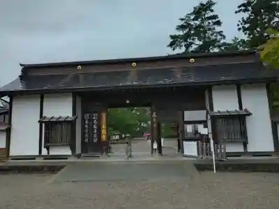 毛越寺の山門・神門