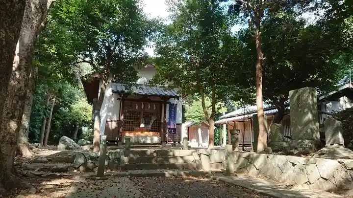 爾自神社の本殿・本堂
