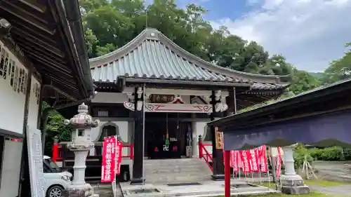 清滝寺の本殿