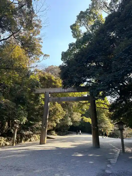 伊勢神宮内宮(皇大神宮)の{uncategorized: "未分類", other: "その他", undefined: "問題あり", building: "その他建物", grave: "お墓", sacred_gate: "鳥居", guardian: "狛犬", statue: "像", buddha: "仏像", history: "歴史", nature: "自然", garden: "庭園", animal: "動物", pagoda: "塔", temizu: "手水舎", mountain_gate: "山門・神門", sanctuary: "本殿・本堂", subordinate: "末社・摂社", art: "芸術", scenery: "景色", jizo: "地蔵", ema: "絵馬", goshuin: "御朱印", omikuji: "おみくじ", items: "授与品その他", amulet: "お守り", goshuincho: "御朱印帳", eats: "食事", festival: "お祭り", votive_dance: "神楽", shichigosan: "七五三参", wedding: "結婚式", experience: "体験その他", initially: "初詣", around: "周辺", anti_infection: "感染症対策"}