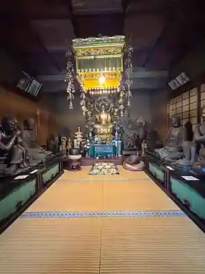 観音寺（世田谷山観音寺）の{uncategorized: "未分類", other: "その他", undefined: "問題あり", building: "その他建物", grave: "お墓", sacred_gate: "鳥居", guardian: "狛犬", statue: "像", buddha: "仏像", history: "歴史", nature: "自然", garden: "庭園", animal: "動物", pagoda: "塔", temizu: "手水舎", mountain_gate: "山門・神門", sanctuary: "本殿・本堂", subordinate: "末社・摂社", art: "芸術", scenery: "景色", jizo: "地蔵", ema: "絵馬", goshuin: "御朱印", omikuji: "おみくじ", items: "授与品その他", amulet: "お守り", goshuincho: "御朱印帳", eats: "食事", festival: "お祭り", votive_dance: "神楽", shichigosan: "七五三参", wedding: "結婚式", experience: "体験その他", initially: "初詣", around: "周辺", anti_infection: "感染症対策"}