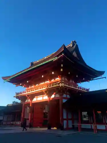 伏見稲荷大社の山門・神門