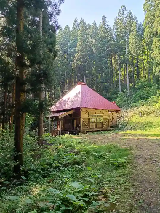 老犬神社の{uncategorized: "未分類", other: "その他", undefined: "問題あり", building: "その他建物", grave: "お墓", sacred_gate: "鳥居", guardian: "狛犬", statue: "像", buddha: "仏像", history: "歴史", nature: "自然", garden: "庭園", animal: "動物", pagoda: "塔", temizu: "手水舎", mountain_gate: "山門・神門", sanctuary: "本殿・本堂", subordinate: "末社・摂社", art: "芸術", scenery: "景色", jizo: "地蔵", ema: "絵馬", goshuin: "御朱印", omikuji: "おみくじ", items: "授与品その他", amulet: "お守り", goshuincho: "御朱印帳", eats: "食事", festival: "お祭り", votive_dance: "神楽", shichigosan: "七五三参", wedding: "結婚式", experience: "体験その他", initially: "初詣", around: "周辺", anti_infection: "感染症対策"}